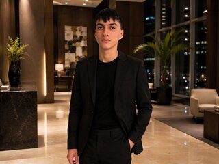 LeoDraven real photos